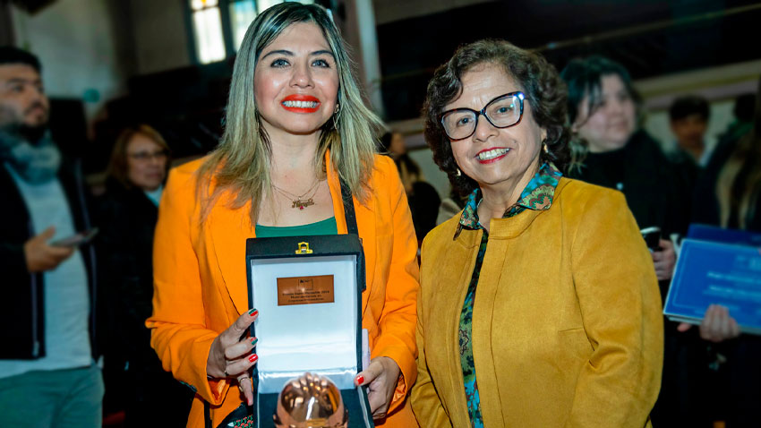 Estudiante del MBA FAE Usach recibe el Premio Espíritu Karen Poniachik en reconocimiento a su destacada labor en la minería