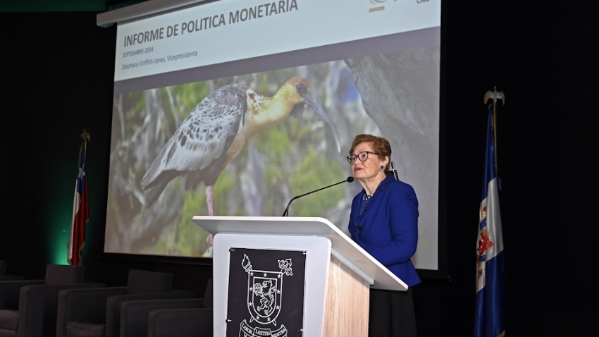 Vicepresidenta del Banco Central destaca crecimiento económico de Chile y advierte posibles efectos del conflicto en Medio Oriente