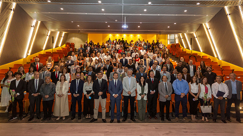 Facultad de Administración y Economía Usach realizó ceremonia de aniversario destacando su compromiso con la excelencia académica y formación integral