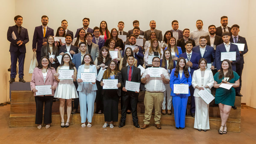 FAE Usach celebra a una nueva generación de ingenieros e ingenieras comerciales en economía 