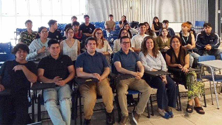 Gerenta Corporativa de Talento Estratégico de Codelco realizó charla a estudiantes de Ingeniería Comercial de la FAE Usach