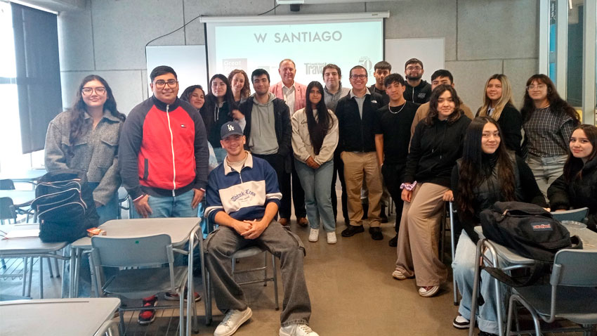 Dr. Sergio López da inicio al Ciclo de Charlas de Gestión de Personas en la FAE Usach con destacada participación del Hotel W Santiago