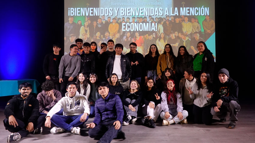 Mención en Economía 2025 inicia su recorrido en la FAE Usach con presentación de malla y reconocimientos académicos