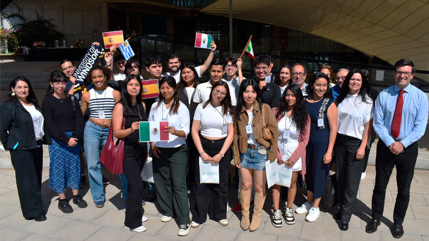 FAE Usach fortalece su sello global con recepción a estudiantes extranjeros y embajadoras y embajadores que volvieron a Chile