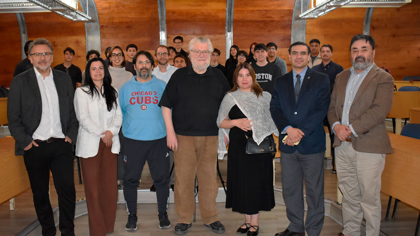 Dr. José Gabriel Palma analizó en la FAE Usach los límites del modelo extractivista y los desafíos productivos de Chile