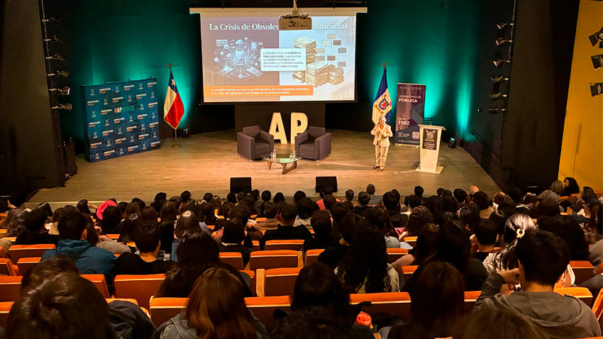 Jeannette Jara inauguró el año académico de la carrera de Administración Pública FAE Usach con reflexión sobre el rol del Estado